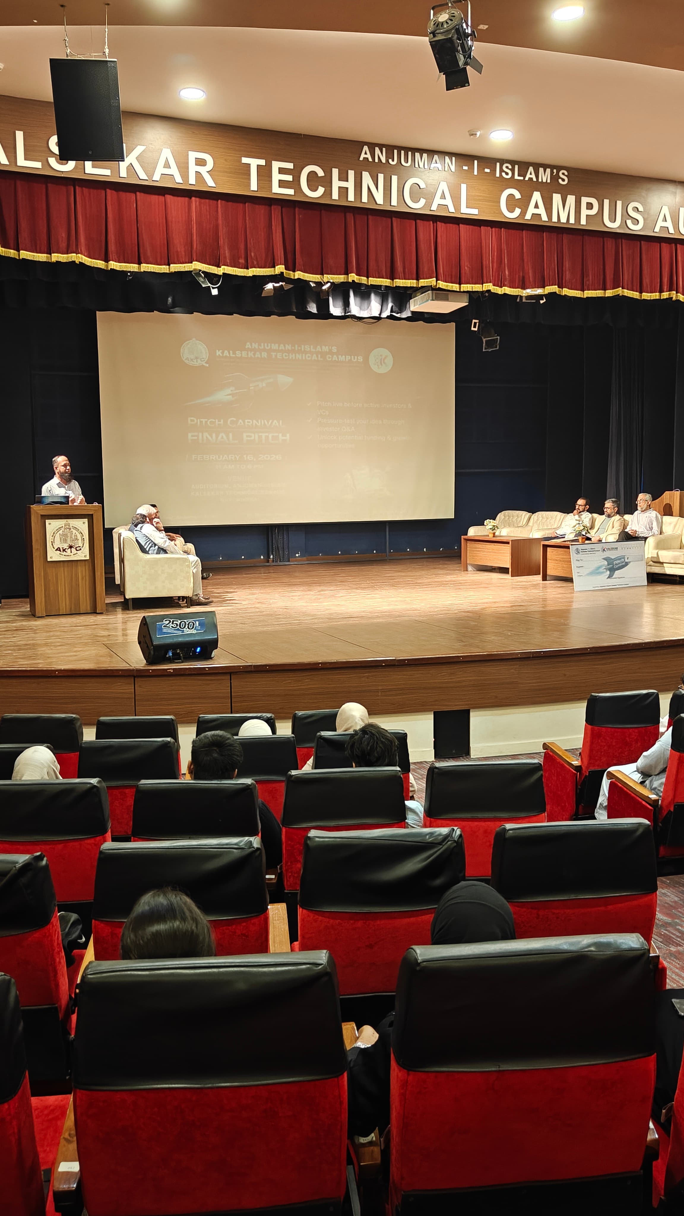 Investor interaction and feedback round